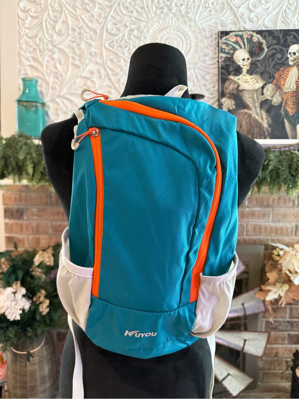 KUYOU Hydration Backpack 2L Teal Orange Hiking Running Cycling